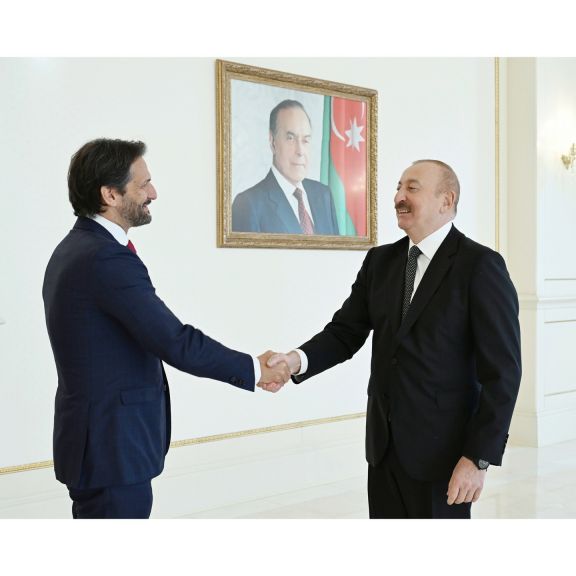 İlham Əliyev Slovakiya Baş nazirinin müavininin başçılıq etdiyi nümayəndə heyətini qəbul edib<font color=red> - FOTOLAR</font>