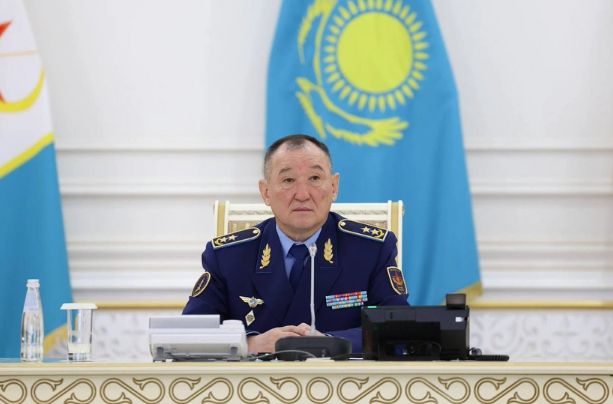 Qazaxıstan müdafiə naziri hərbi paradda iştirak etmək üçün Bakıya gəlib