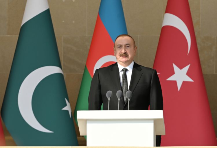 Prezident: Pakistan hərbçilərinin paradda iştirakı Azərbaycan, Türkiyə, Pakistan xalqlarının, ordularının birliyinin təzahürüdür