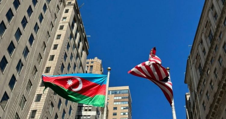 Azərbaycan bayrağı Nyu-York səmasına qaldırılıb