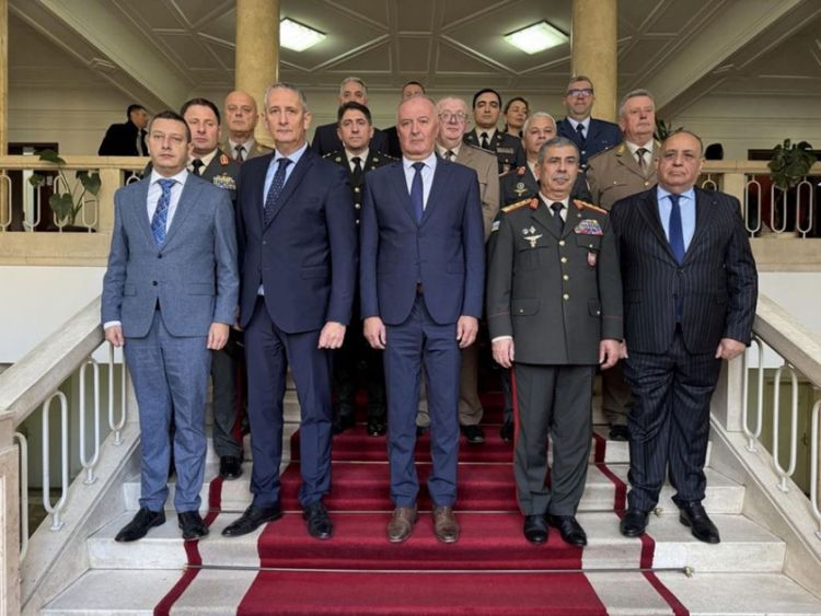 Azərbaycan ilə Bosniya və Herseqovina arasında hərbi əməkdaşlıq məsələləri müzakirə olunub<font color=red> - FOTOLAR</font>