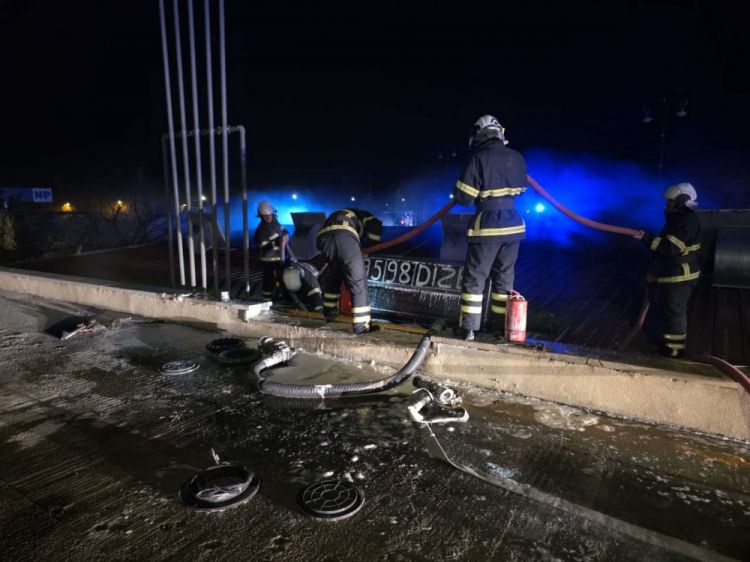 Naxçıvanda yanacaqdoldurma məntəqəsində yanğın başlayıb<font color=red> - FOTOLAR</font>