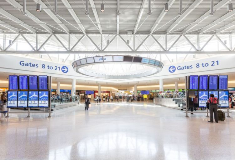 ABŞ-da 900-ə yaxın uçuş ləğv edilib