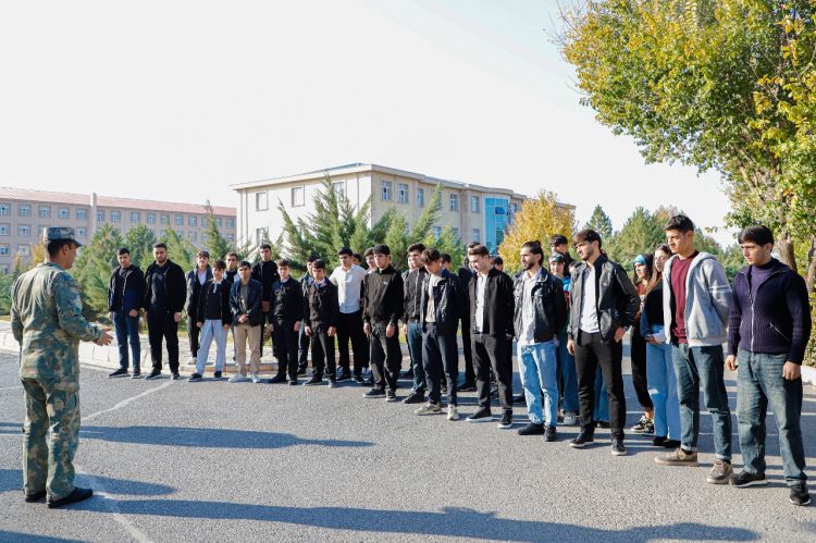 Naxçıvanda gənclərin hərbçilərlə ənənəvi görüşləri davam etdirilir<font color=red> - FOTOLAR</font>