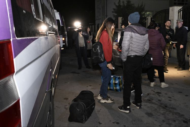 Cəbrayıl rayonunun Horovlu kəndinə növbəti köç karvanı yola salınıb<font color=red> - FOTOLAR</font>