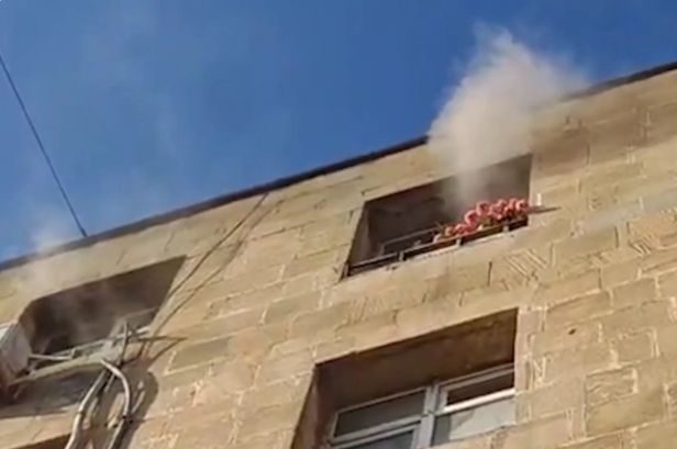 Yataqxanada yanğın olub, 3 nəfər təxliyə edilib