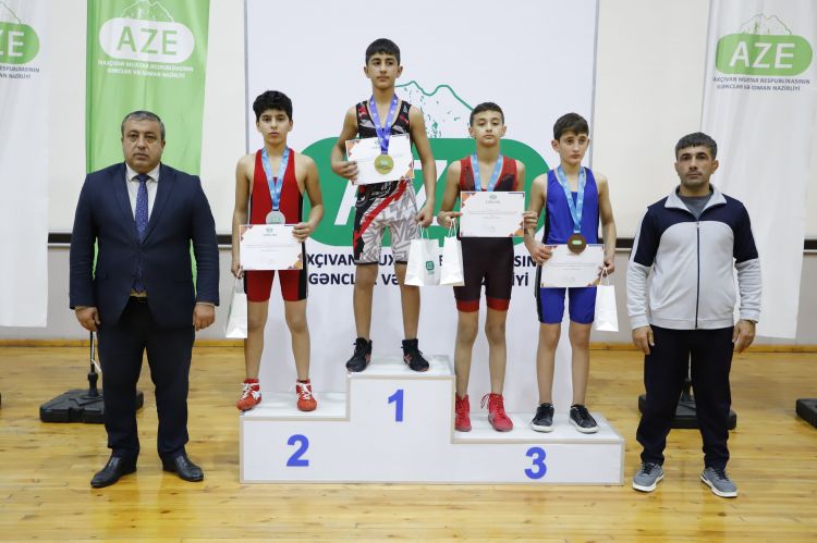 Güləşçilər arasında muxtar respublika birincililəri məlum olub <font color=red> - FOTOLAR</font>