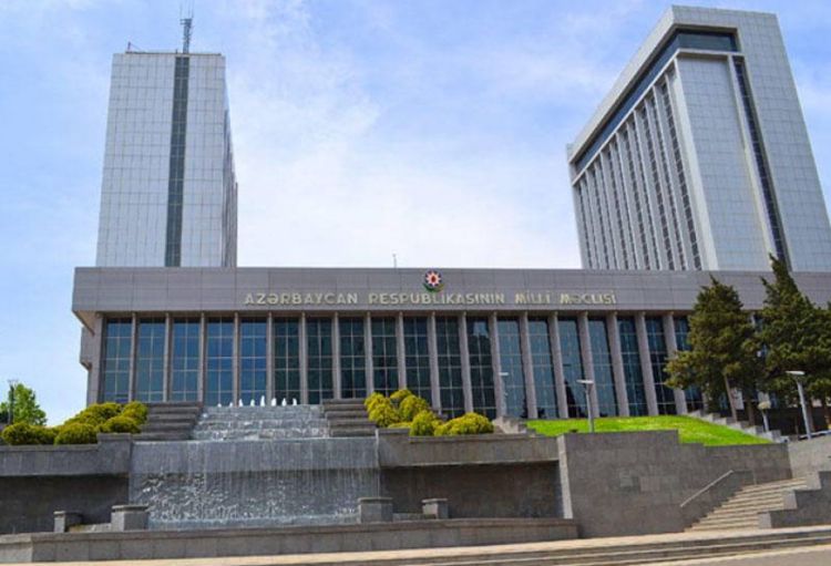 Parlamentdə 2026-ci ilin dövlət büdcəsi və büdcə zərfinə daxil olan qanun layihələrinin müzakirəsi davam edir