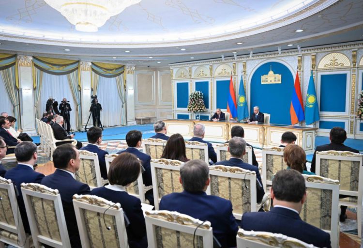 Prezident Tokayev: Qazaxıstan Azərbaycan və Ermənistanın sülhə nail olmaq səylərini alqışlayır