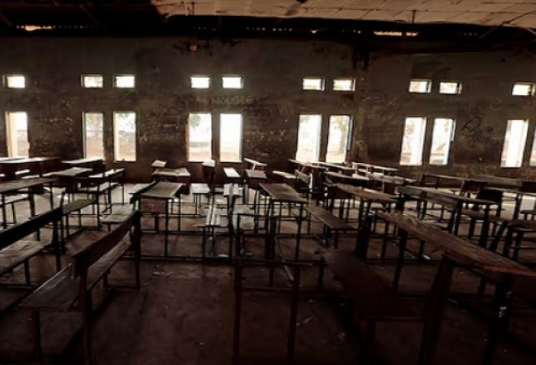 Nigeriyada 300-dən çox şagird və müəllim silahlılar tərəfindən oğurlanıb