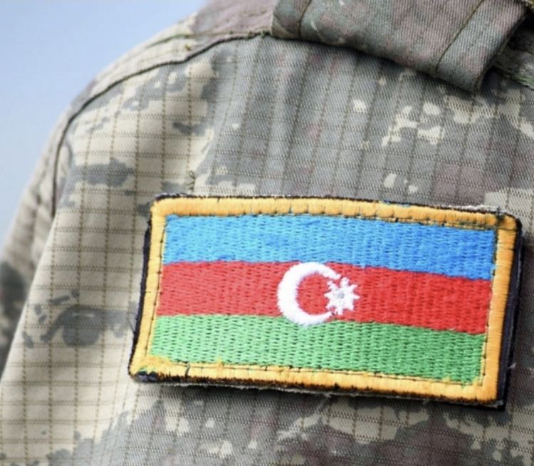 Zabitlərin dinc dövrdəki hərbi xidmət müddətinin 6 ay azaldılması ilk oxunuşda qəbul edilib