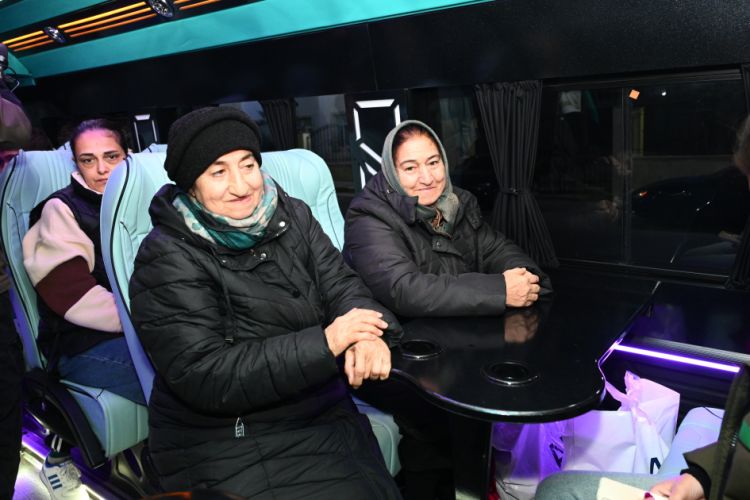 Kəlbəcər şəhərinə növbəti köç karvanı yola salınıb<font color=red> - FOTOLAR</font>