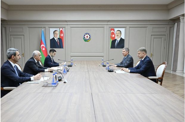 Əli Əsədov Rusiya Dəmir Yollarının baş direktoru ilə görüşüb