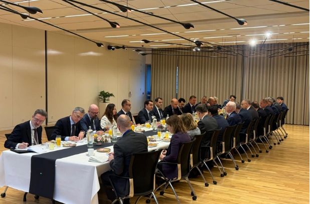 Azərbaycan Prezidentinin köməkçisi Brüsseldə NATO nümayəndələri ilə görüşüb