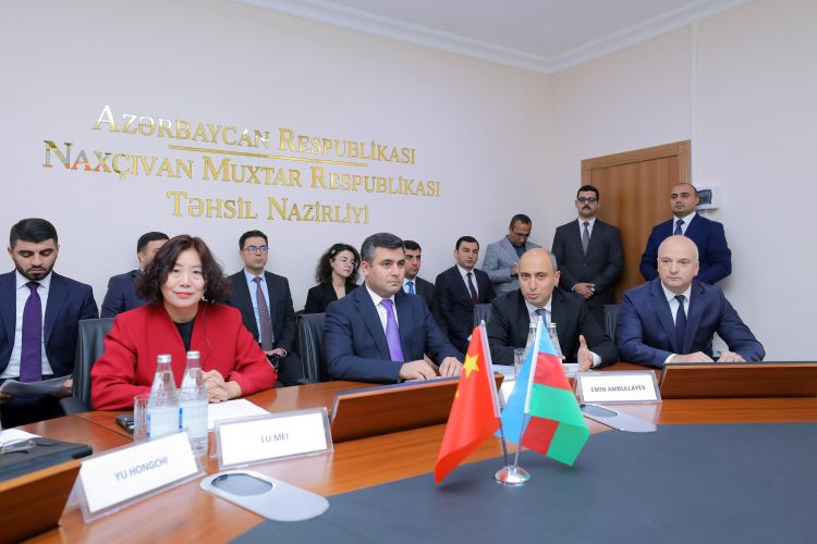 Naxçıvanda “İnteraktiv təhsil yardımı” layihəsinin təqdimatı keçirilib<font color=red> - FOTOLAR</font>