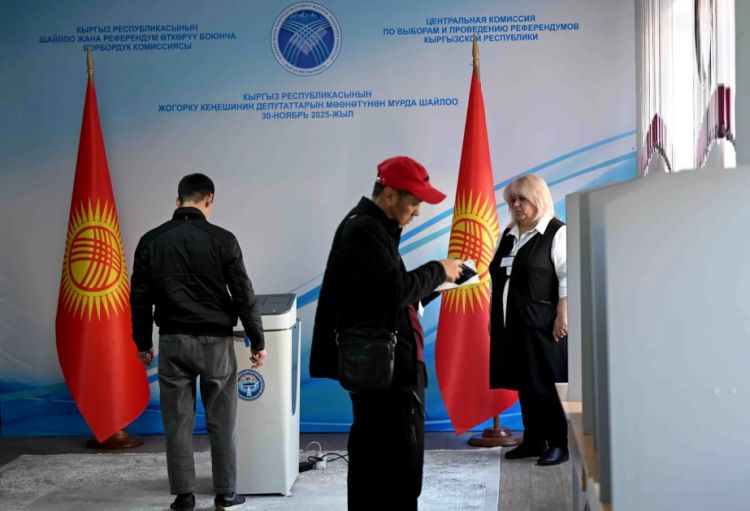 Qırğızıstanda parlament seçkilərində seçici fəallığı 37% təşkil edib
