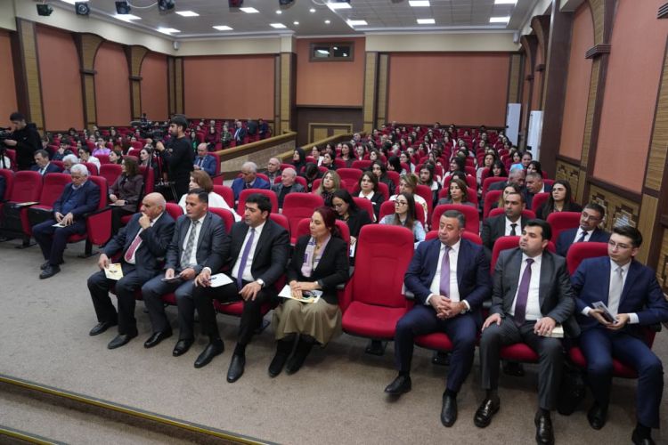   Naxçıvan Dövlət Universitetində Kamal Abdullanın 75 illik yubileyi qeyd olunub<font color=red> - FOTOLAR</font>