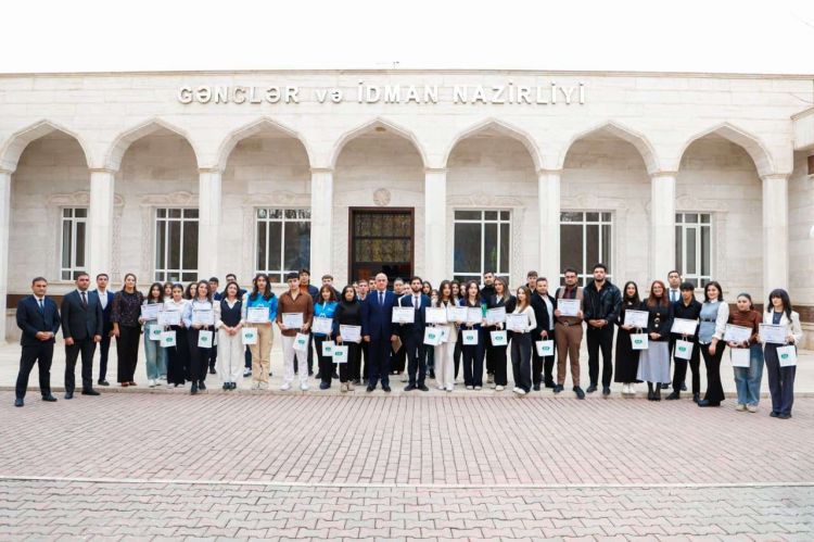 Naxçıvanda Beynəlxalq Könüllülər Günü münasibətilə mükafatlandırma tədbiri keçirilib<font color=red> - VİDEO</font>