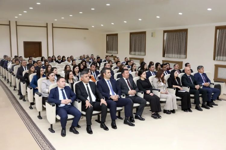 Naxçıvan Təlim Mərkəzi dövlət orqanları əməkdaşlarına sertifikatlar təqdim edib<font color=red> - VİDEO</font>