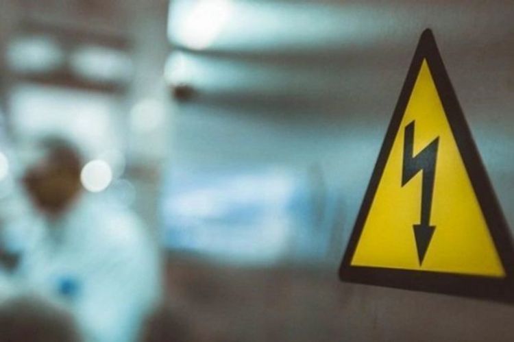 Abşeronda "Azərişıq"ın əməkdaşı cərəyan vurması nəticəsində ölüb