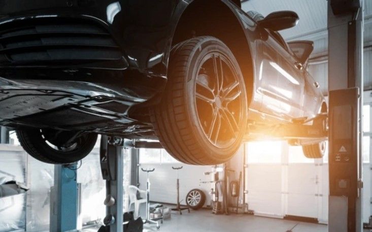 Gəncədə qaldırıcının qırılması nəticəsində üzərinə avtomobil düşən şəxs ölüb