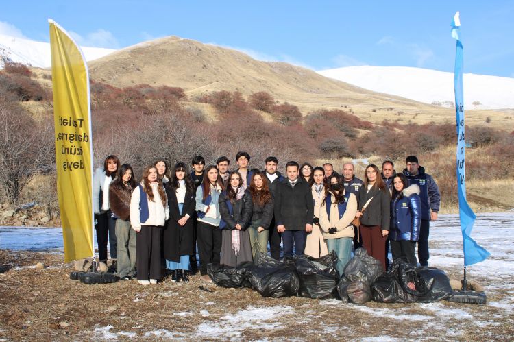 Naxçıvanda “Konstitusiya və Suverenlik İli” çərçivəsində növbəti təmizlik aksiyası keçirilib<font color=red> - FOTOLAR</font>