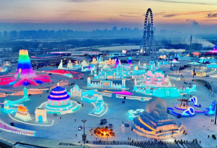 Çində dünyanın ən böyük buz və qar sərgisi başlayıb