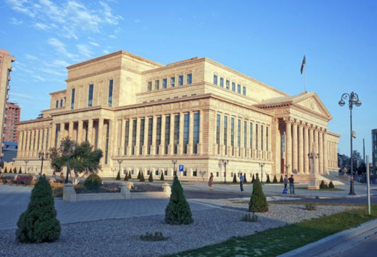 Ali Məhkəmə: Faizdən faiz tutulması qanunaziddir