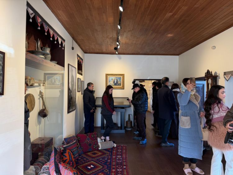 Özbəkistanın tanınmış incəsənət nümayəndələri Şuşaya səfər edib<font color=red> - FOTOLAR</font>