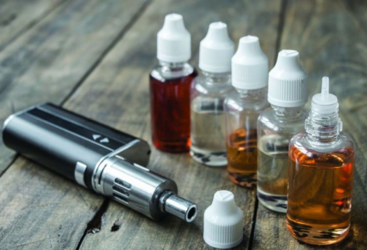 Milli Məclis elektron siqaretlərlə bağlı qanunlara dəyişiklikləri birinci oxunuşda təsdiqlədi