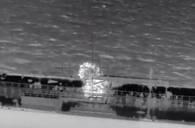 Ukrayna ilk dəfə Aralıq dənizində Rusiyanın "kölgə donanması"nın tankerini vurub