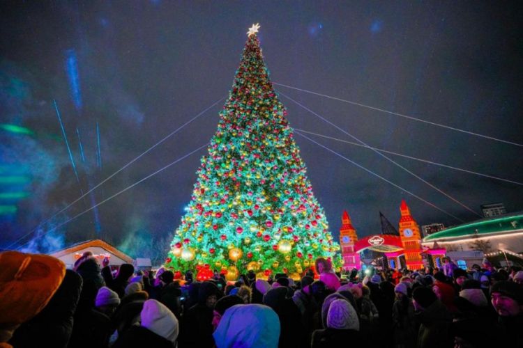 Astanada eyni vaxtda 40-dan çox Yeni il yolkası işıqlandırılıb<font color=red> - FOTOLAR</font>