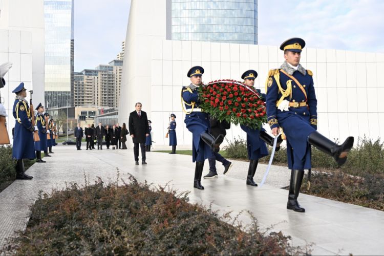 Monteneqro Baş nazirinin müavini Zəfər parkını və Şəhidlər xiyabanını ziyarət edib<font color=red> - FOTOLAR</font>