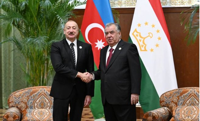 Emoməli Rəhmon Azərbaycan liderini təbrik edib