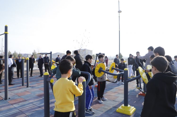 Kəngərli rayon Qıvraq qəsəbəsində açıq hava idman qurğuları istifadəyə verilib<font color=red> - FOTOLAR</font>