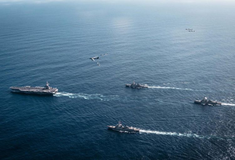 ABŞ Sakit okeanda narkotik daşıdığı iddia edilən gəmini vurub