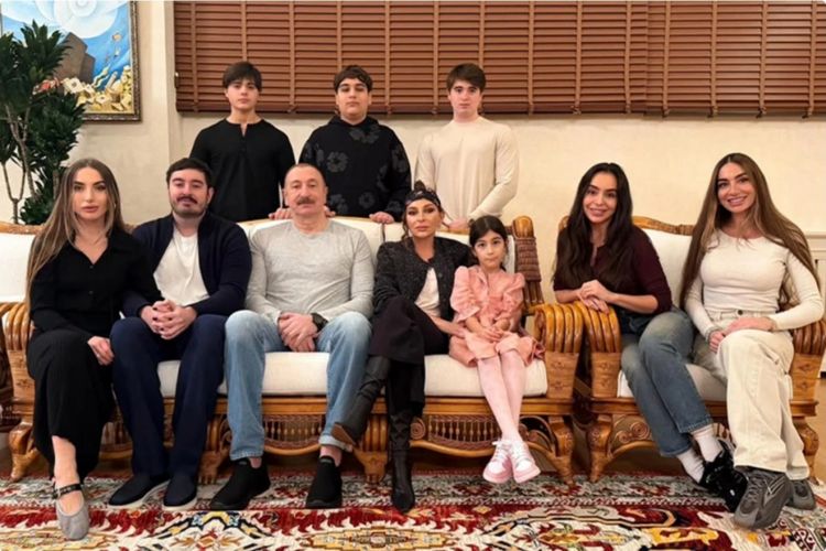 Leyla Əliyeva İlham Əliyevin doğum günündən paylaşım edib