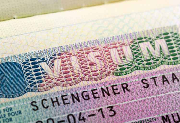 Media: Almaniyada viza dələduzluğu halları artır