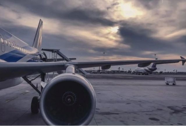 Almatı hava limanında 15 reys təxirə salınıb