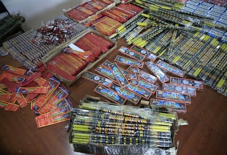 Ötən gün pirotexniki vasitələr satan 12 nəfər saxlanılıb