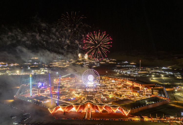 Əbu-Dabi Yeni il gecəsi ən uzun atəşfəşanlıq nümayişi üzrə dünya rekorduna imza atıb