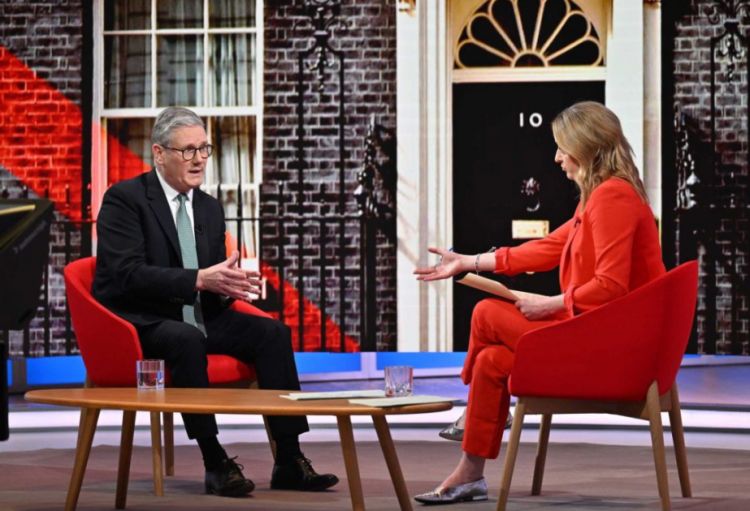 Kir Starmer ABŞ-ın Venesuelaya hücumunu qınamaqdan imtina edib