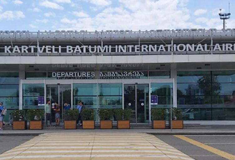 Güclü külək Batumi hava limanında problemlər yaradıb