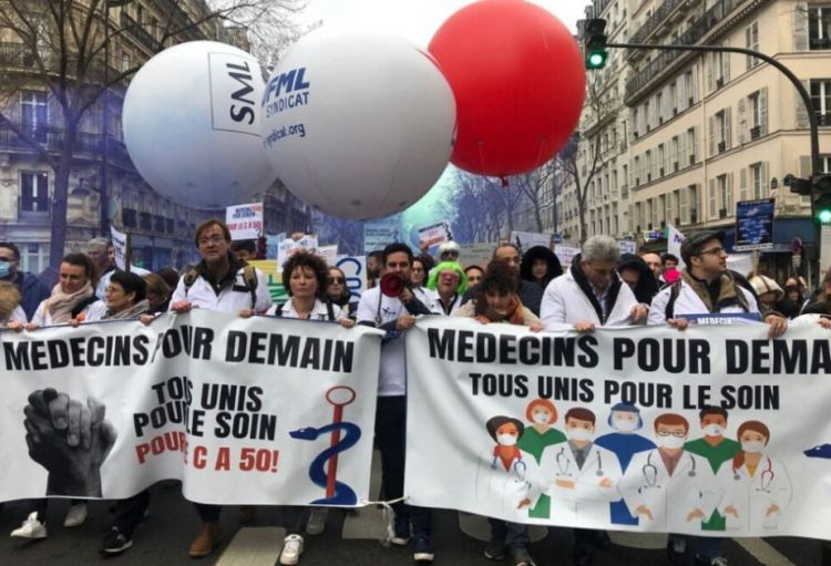 Fransada özəl müəssisələrdə çalışan həkimlər tətilə başlayıblar