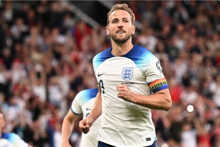 İngiltərə millisinin hücumçusu yeni müqavilə üçün klubu ilə danışıqlara başlayıb