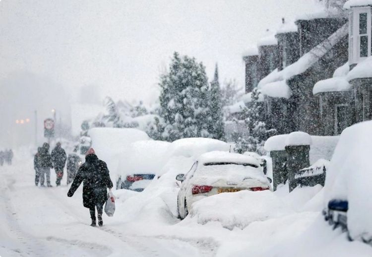 Qərbi Avropada əlverişsiz hava nəqliyyatı iflic edib, insan tələfatı var