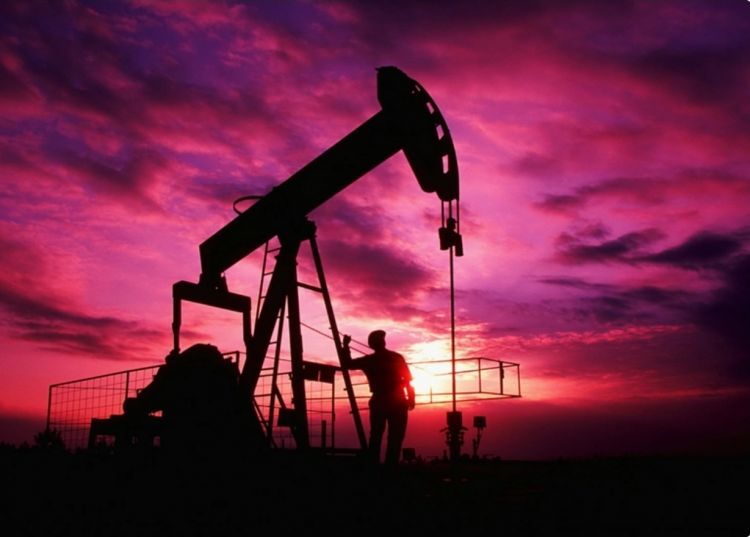 ABŞ dünya bazarında Venesuela neftinin satışına başlayıb