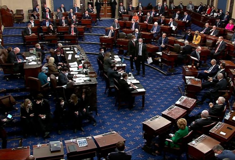 ABŞ Senatı Venesuelaya növbəti müdaxiləni məhdudlaşdıran qətnamə qəbul edib