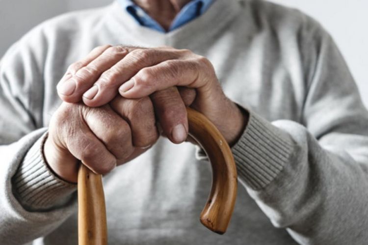 Azərbaycanda yaşı 100 və daha yuxarı olan pensiyaçıların sayı açıqlanıb