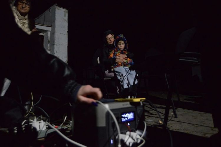 Kiyevdə 500 min insan elektriksiz qalıb